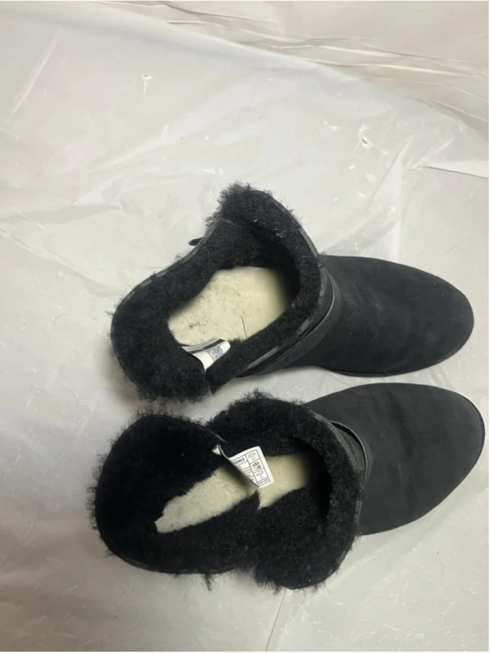 UGG Romely size 9 Black boot